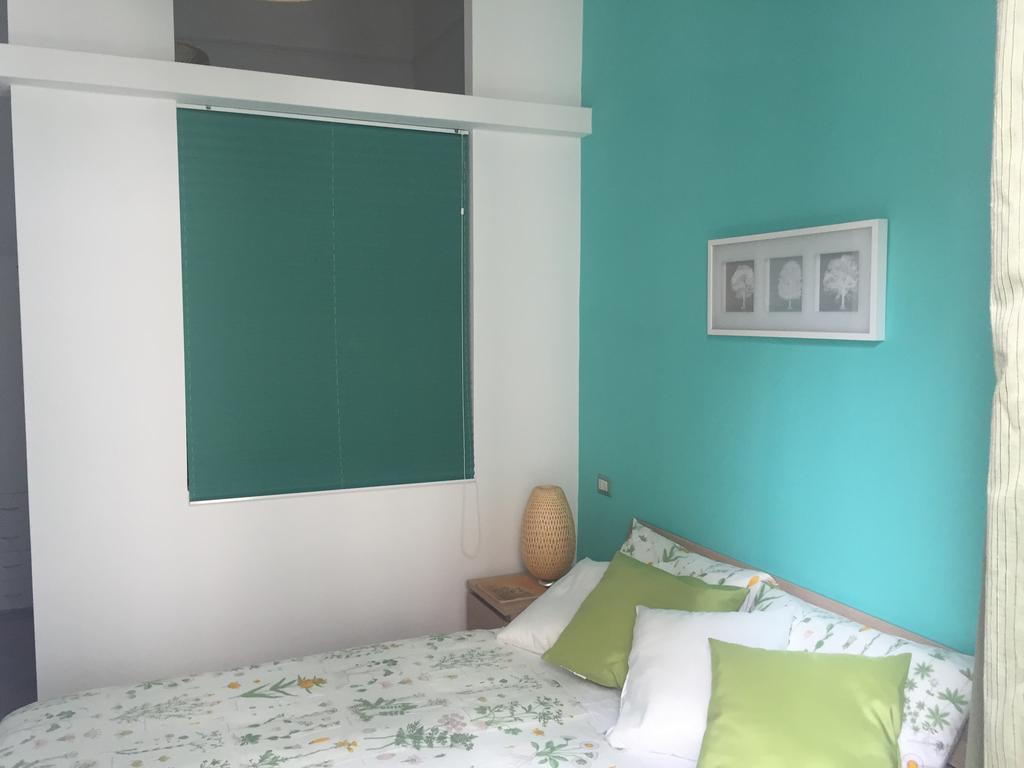 Casa Di Erminia Bed & Breakfast เนเปิลส์ ภายนอก รูปภาพ
