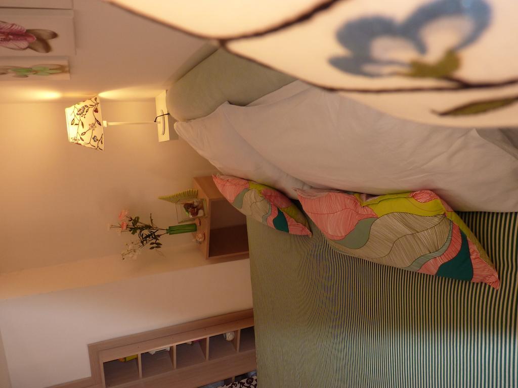 Casa Di Erminia Bed & Breakfast เนเปิลส์ ภายนอก รูปภาพ
