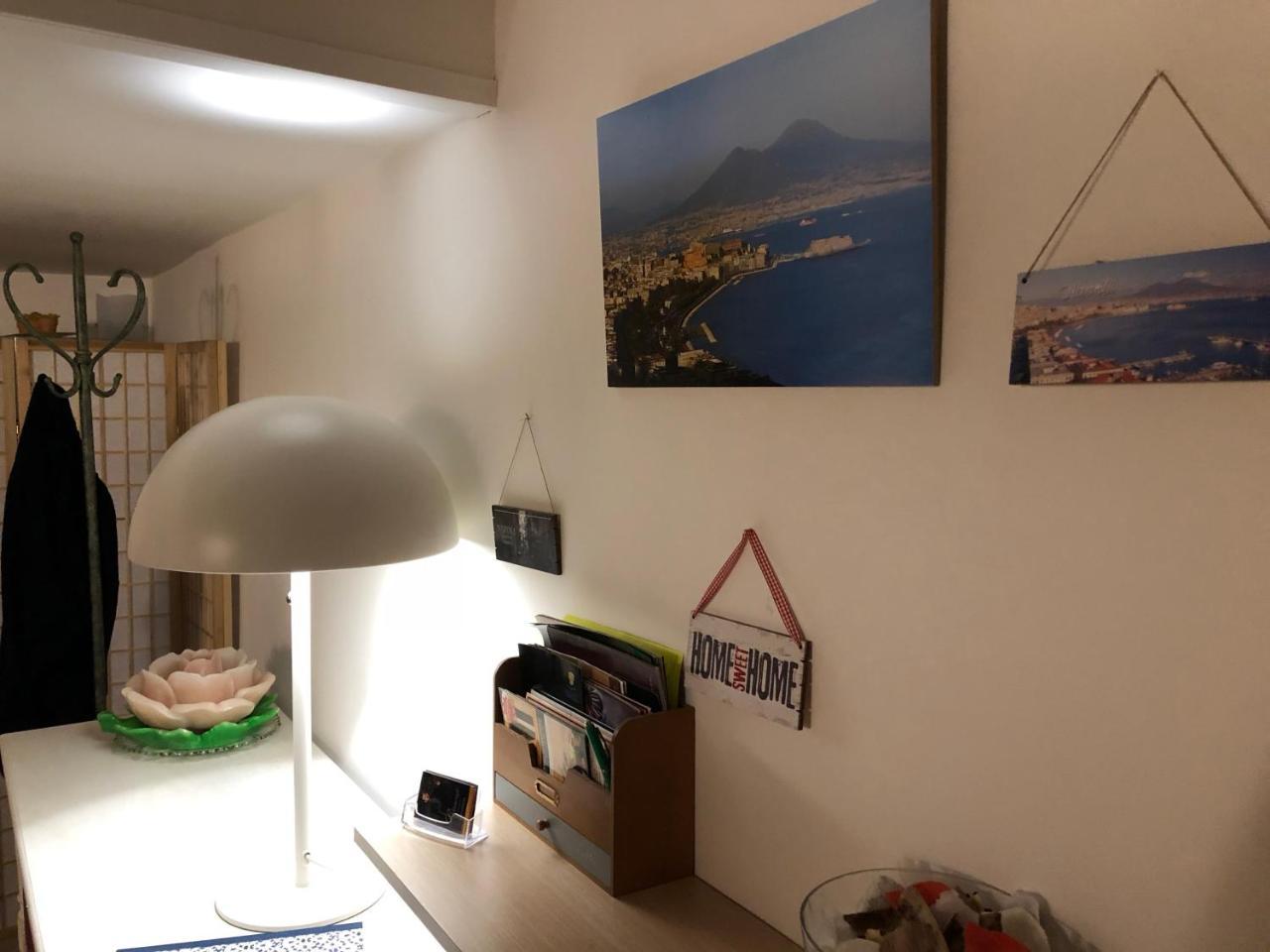 Casa Di Erminia Bed & Breakfast เนเปิลส์ ภายนอก รูปภาพ
