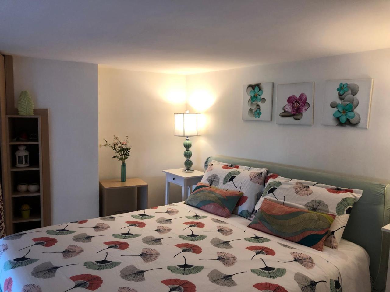 Casa Di Erminia Bed & Breakfast เนเปิลส์ ภายนอก รูปภาพ