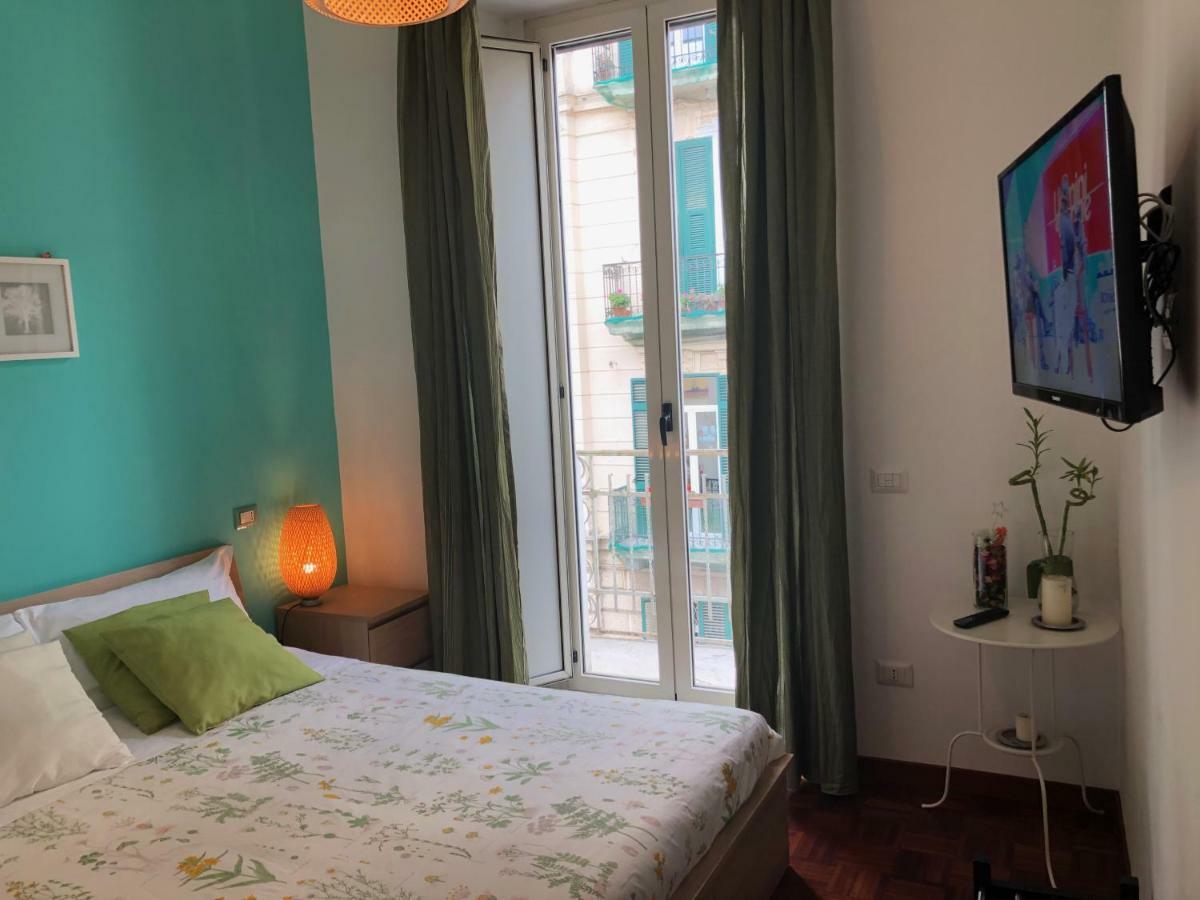 Casa Di Erminia Bed & Breakfast เนเปิลส์ ภายนอก รูปภาพ